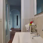 Adua Vezzo