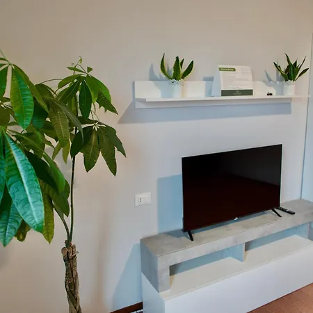 Adua Lejlighed Vezzo